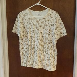 Large Basic Editions Fliral Print Short Sleeve Top